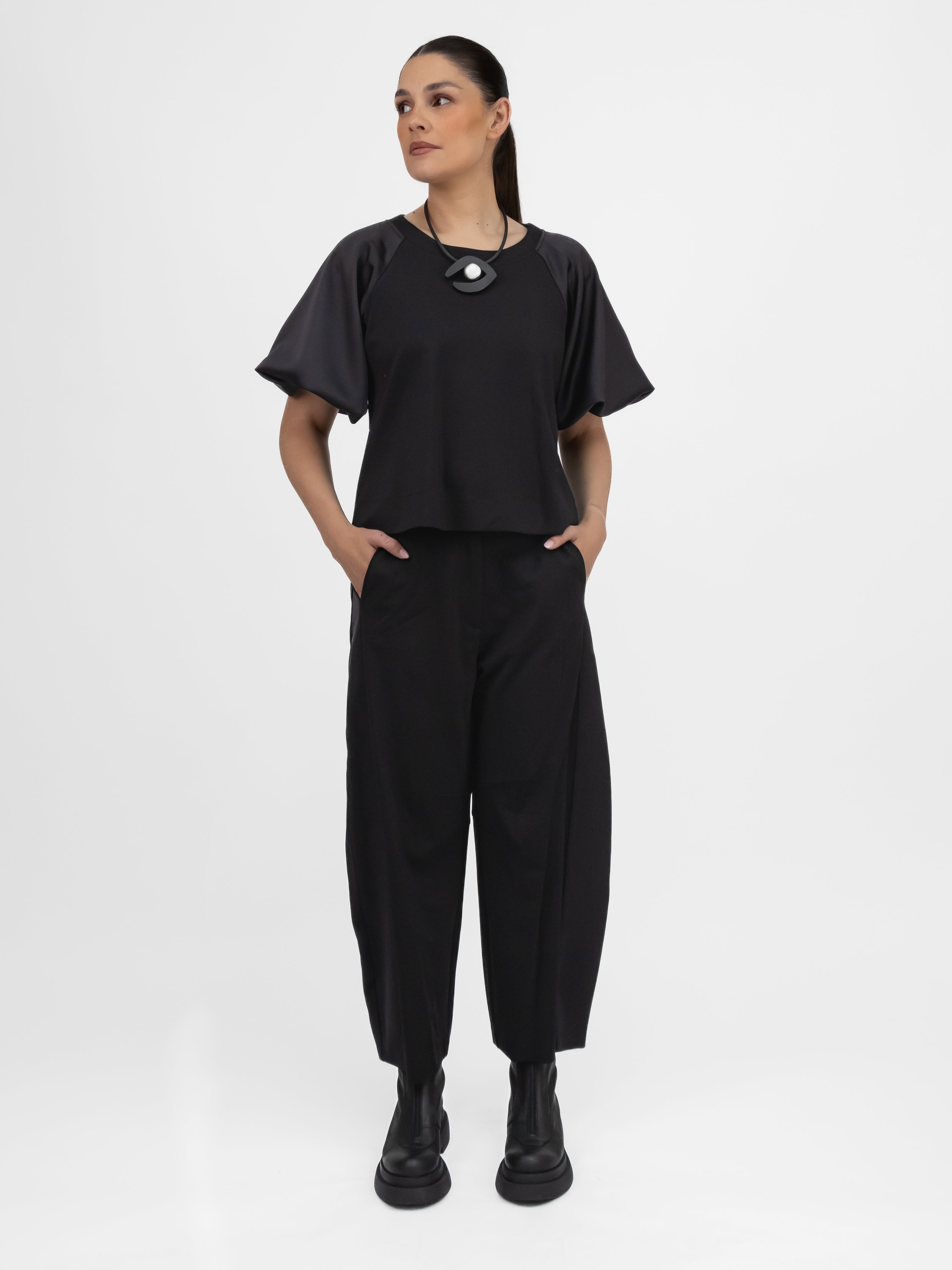 Italian Collection Sweatshirt Short Sleeve Round Neck Top in Black
