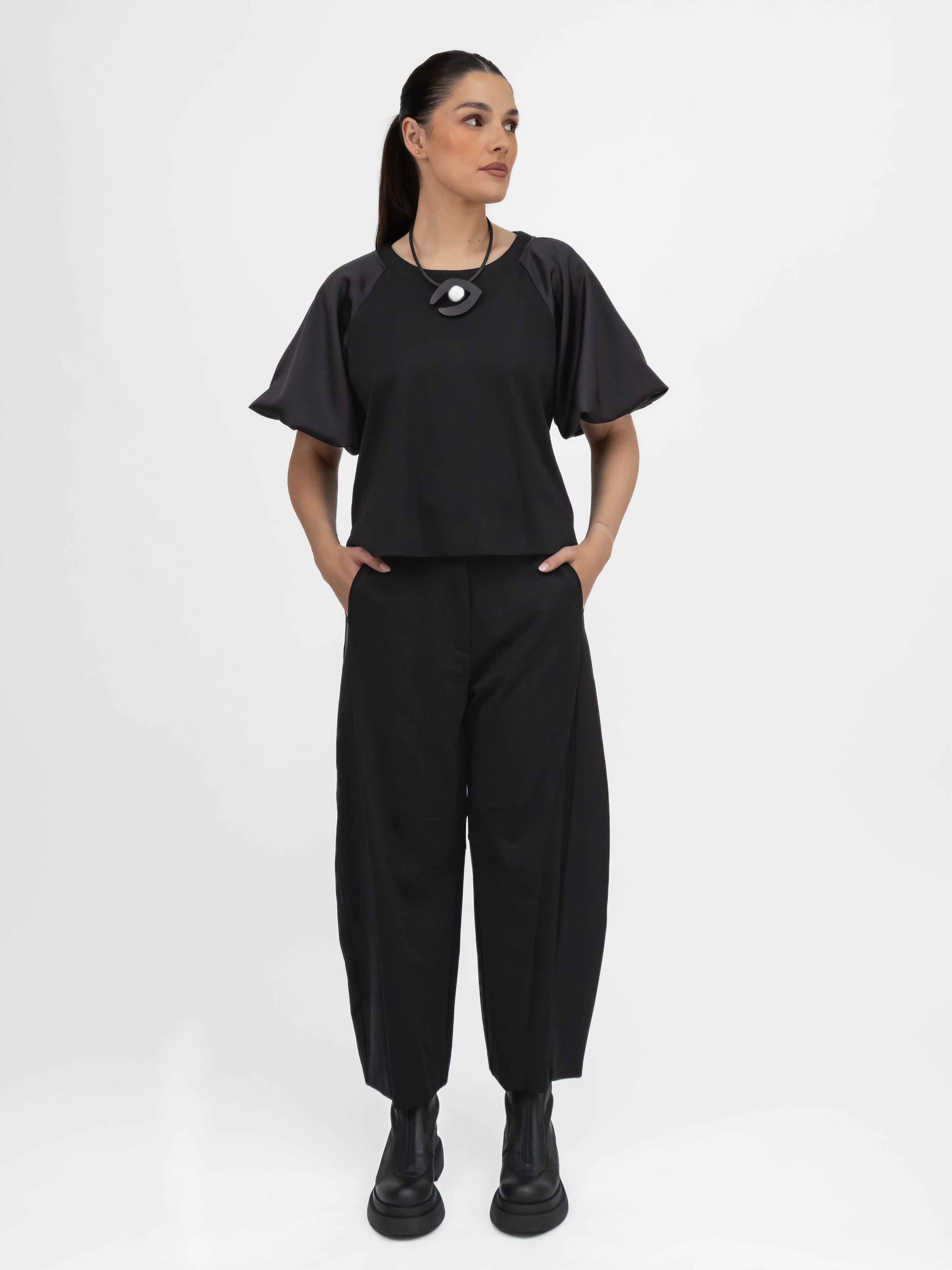 Italian Collection Sweatshirt Short Sleeve Round Neck Top in Black