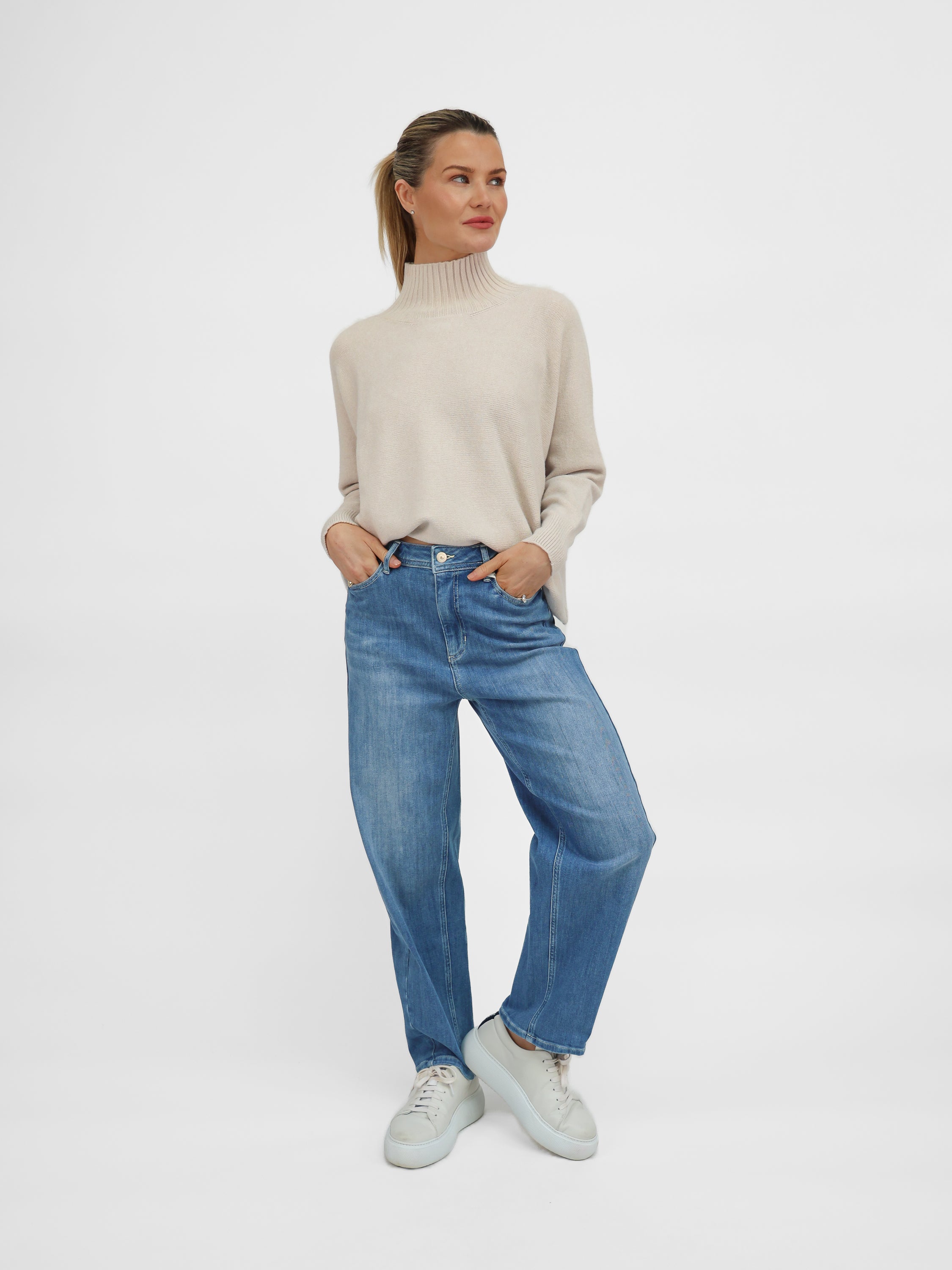Raffaello Rossi Jeans Hanni 7/8 Authentic Stretch Denim in Pale Denim